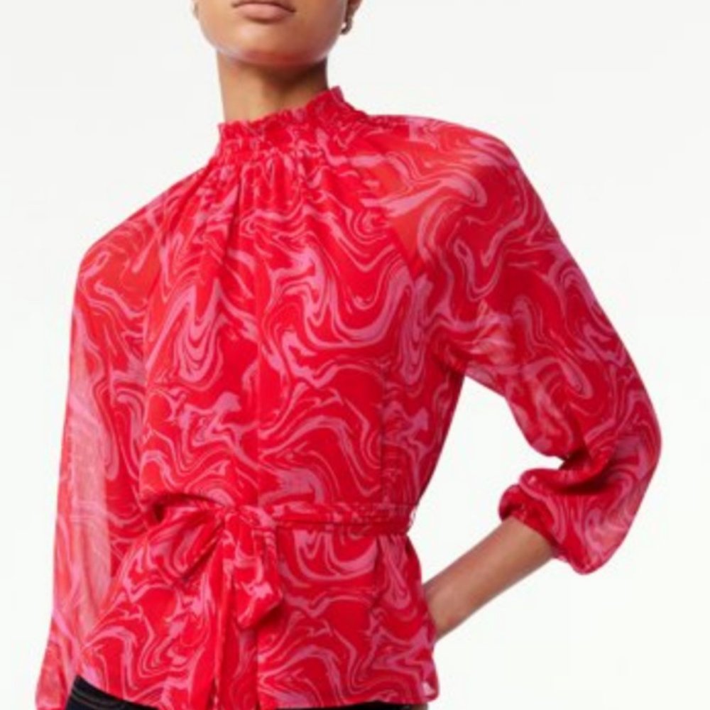 Scoop blouse with smocked neck and tie waist size XL NWT